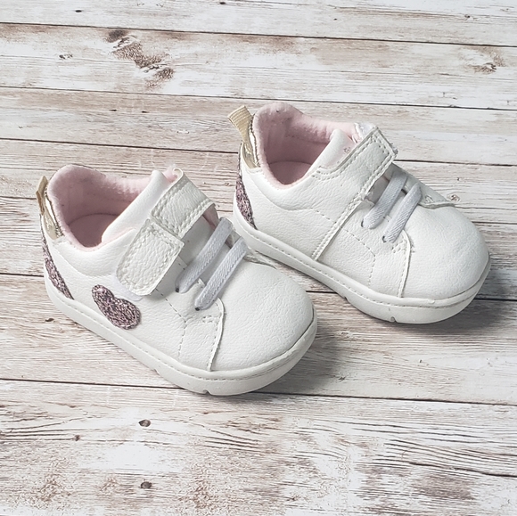 carters baby walking shoes